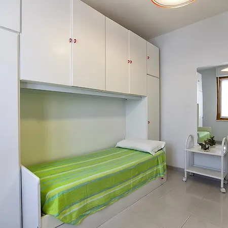 Apartment Lido 15 *